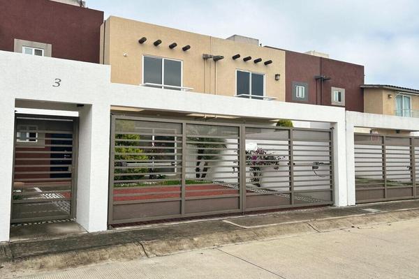 Foto de inmueble en Fraccionamiento Villa ToscanaCarretera Toluca-Naucalpan, Col. San Mateo Otzacatipan C.P. 50220, Toluca