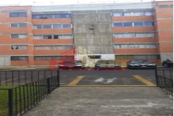 Foto de inmueble en Francisco Cesar Morales, Col. Fuentes de Zaragoza C.P. 09150, Iztapalapa