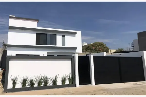 Foto de inmueble en Francisco I. Madero #213, Col. Lomas de Cortes C.P. 62240, Cuernavaca