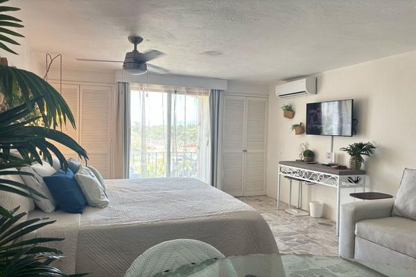 Foto de inmueble en francisco medina ascencio, Col. Marina Vallarta C.P. 48335, Puerto Vallarta