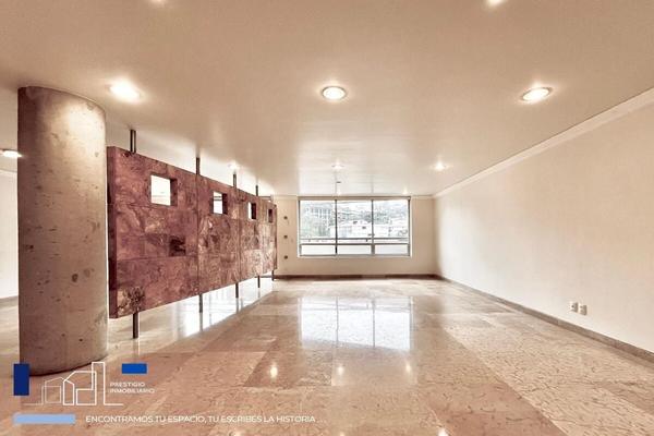 Foto de inmueble en Fuente de Lilas, Col. Lomas de Tecamachalco C.P. 53950, Naucalpan de Juárez
