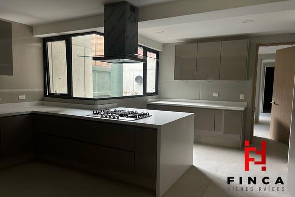 Foto de inmueble en FUENTE DE PIRAMIDES, Col. Lomas de Tecamachalco C.P. 53950, Naucalpan de Juárez