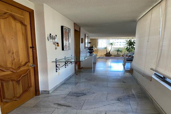 Foto de inmueble en Fuente de Trevi, Col. Lomas de Tecamachalco C.P. 53950, Naucalpan de Juárez