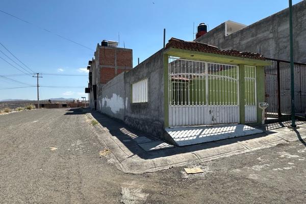 Foto de inmueble en Gardenia, Col. San Bernabé de La Cantera C.P. 58880, Tarímbaro