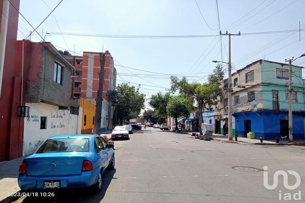 Foto de inmueble en Gral. Dario Garza #96, Col. Revolución C.P. 15460, Venustiano Carranza