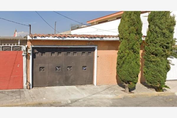 Foto de inmueble en GLADIOLAS #00, Col. Villa de las Flores 1a Sección (Unidad Coacalco) C.P. 55710, Coacalco de Berriozábal