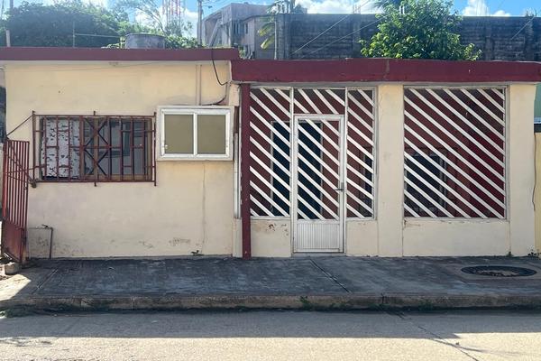 Foto de inmueble en  , Col. Guadalupe Victoria C.P. 96520, Coatzacoalcos