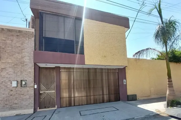Foto de inmueble en GUAYMAS #499, Col. Granjas San Isidro C.P. 27100, Torreón