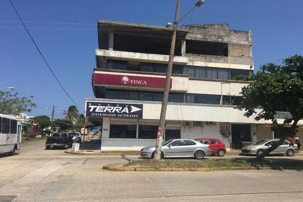 Foto de inmueble en Guerrero #704 Esq. Revolución, Col. Coatzacoalcos Centro C.P. 96400, Coatzacoalcos