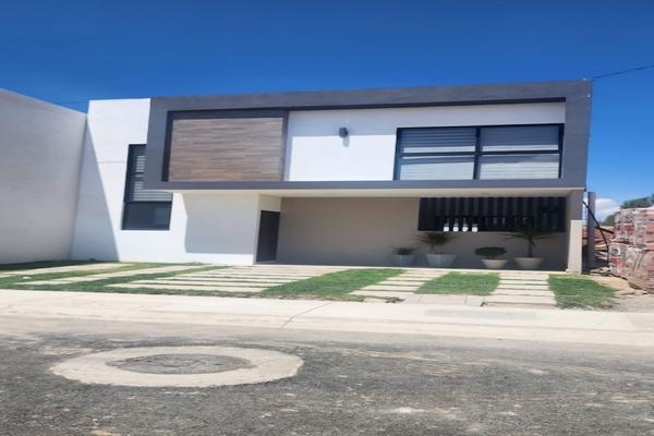 Foto de inmueble en Hacienda Carlota, Col. Puerta Real C.P. 76910, Corregidora