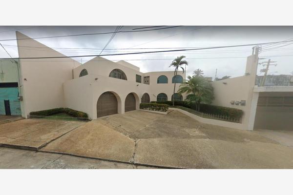Foto de inmueble en HERIBERTO JARA #223, Col. Infonavit Vista al Mar C.P. 96529, Coatzacoalcos