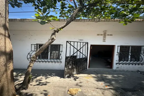 Foto de inmueble en HERNAN CORTES #866, Col. 21 de Abril C.P. 91720, Veracruz