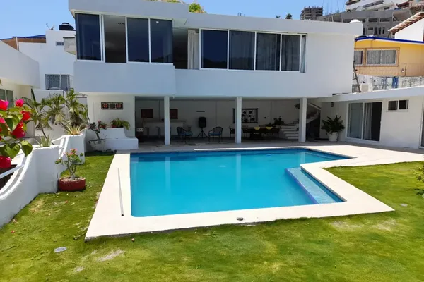 Foto de inmueble en Horacio Nelson #95, Col. Costa Azul C.P. 39850, Acapulco de Juárez