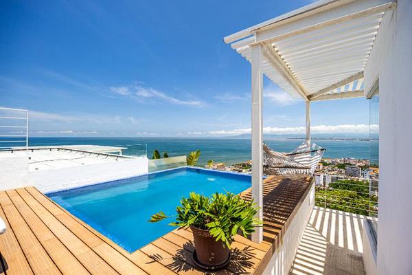 Foto de inmueble en Hortensias #164, Col. Amapas C.P. 48399, Puerto Vallarta