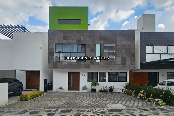 Foto de inmueble en Ignacio Allende, Col. San Miguel Totocuitlapilco C.P. 52143, Metepec