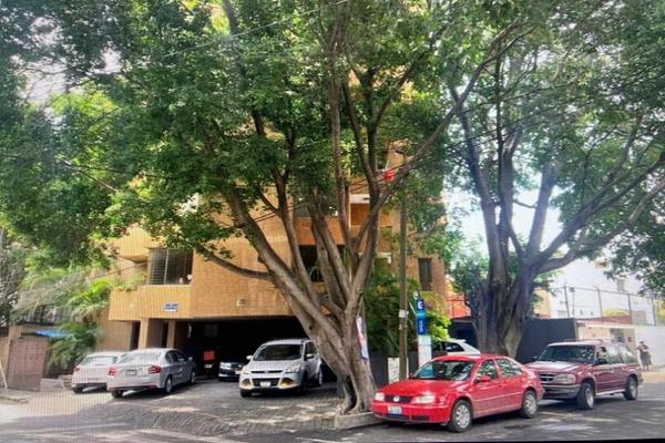 Foto de inmueble en Ignacio Vallarta, Col. Arcos Vallarta C.P. 44130, Guadalajara