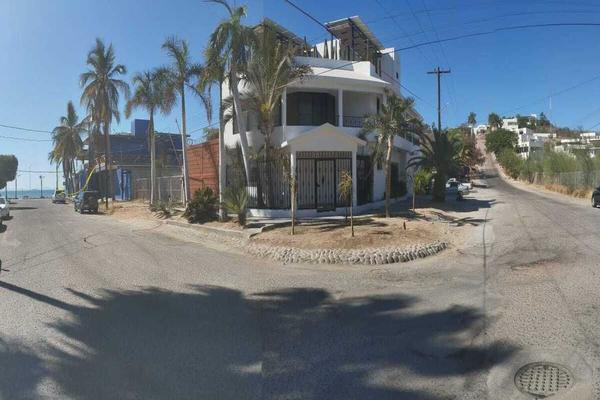 Foto de inmueble en I.Madero esquina, Col. Cruz de Piedra C.P. 23050, La Paz