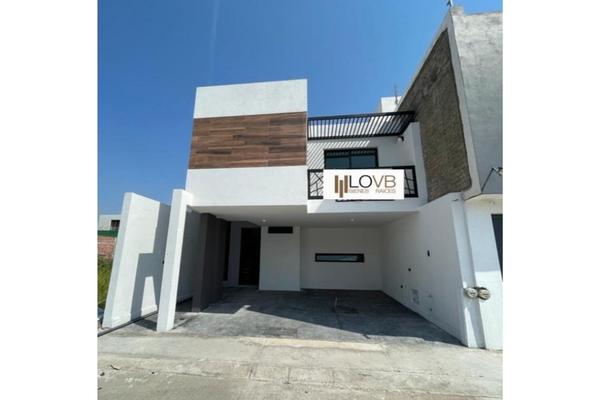Foto de inmueble en  , Col. INFONAVIT Arboledas 1a. Sección C.P. 59698, Zamora