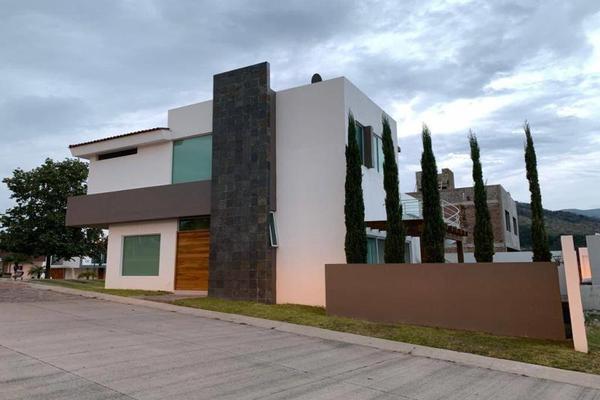 Foto de inmueble en Informes 3318041762 Calle: Sendero De Los Trigales 104-304 Colonia: Senderos de #304, Col. Senderos de Monte Verde C.P. 45646, Tlajomulco de Zúñiga