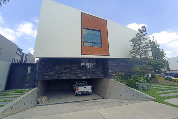 Foto de inmueble en Inglaterra, Col. Jocotan C.P. 45017, Zapopan