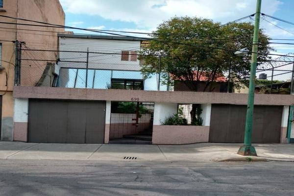 Foto de inmueble en Insurgentes Norte, Col. Santa Maria Insurgentes C.P. 06430, Cuauhtémoc
