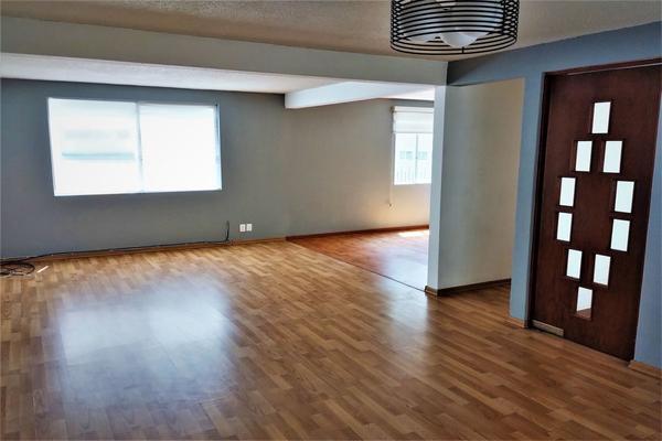 Foto de inmueble en Insurgentes Sur, Col. Tlalcoligia C.P. 14430, Tlalpan