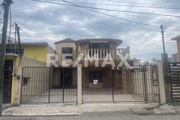 Foto de inmueble en ISAURO ALFARO, Col. Guadalupe Mainero C.P. 89070, Tampico