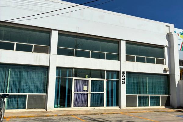 Foto de inmueble en Isidro López Zertuche #2845 Col. Universidad, Col. Jardines del Valle C.P. 25260, Saltillo