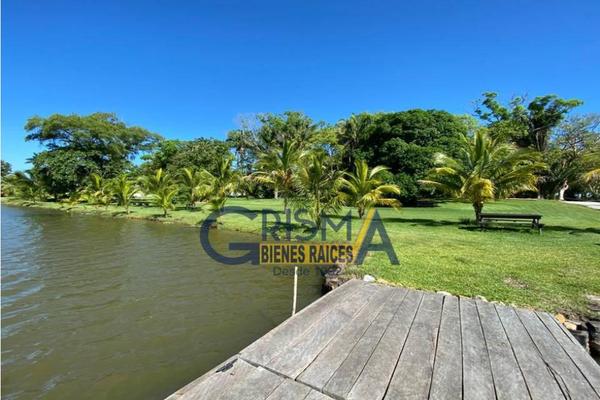 Foto de inmueble en , Col. Isla de Juana Moza C.P. 92770, Tuxpan