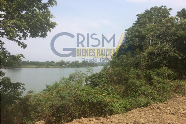 Foto de inmueble en , Col. Isla de Juana Moza C.P. 92770, Tuxpan