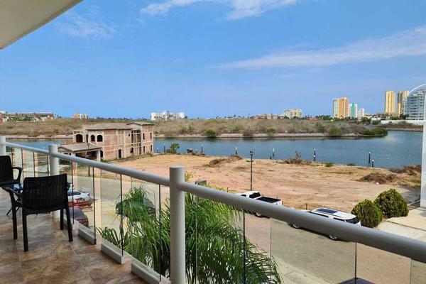 Foto de inmueble en Isla Residencial Marina Mazatlán, Col. Marina Mazatlán C.P. 82103, Mazatlán