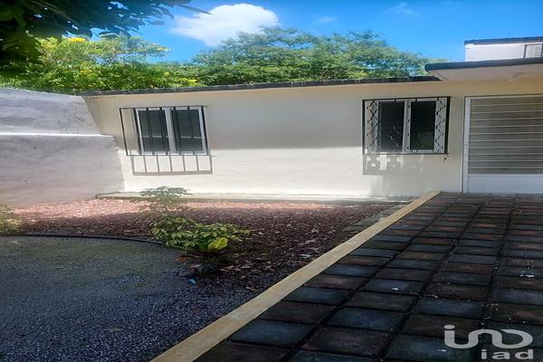 Foto de inmueble en Ixtlixochitl #76, Col. José María Morelos y Pavón C.P. 62909, Jojutla