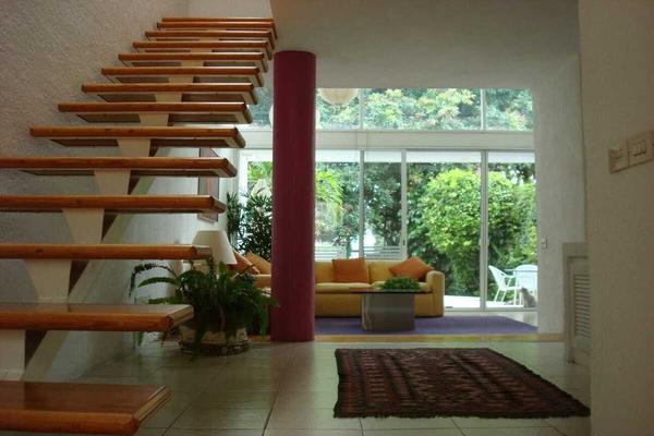 Foto de inmueble en  , Col. Jacarandas C.P. 62420, Cuernavaca
