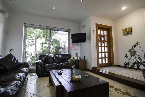 Foto de inmueble en jardin real, Col. Jardín Real C.P. 45136, Zapopan