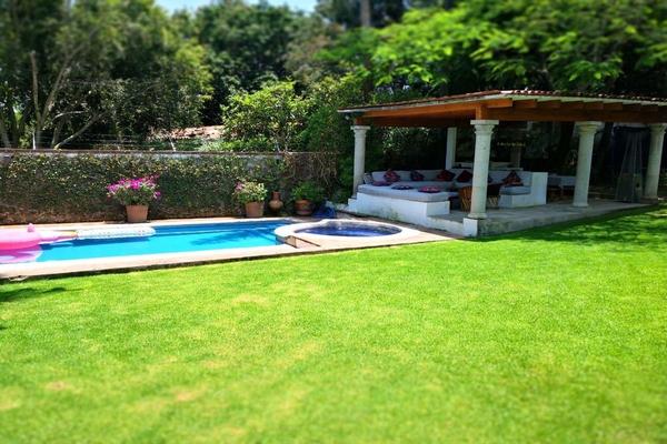 Foto de inmueble en  , Col. Jardines de Ahuatepec C.P. 62305, Cuernavaca