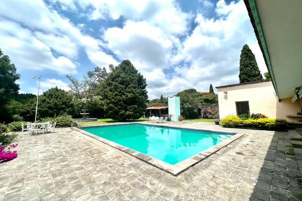 Foto de inmueble en  , Col. Jardines de Ahuatepec C.P. 62305, Cuernavaca