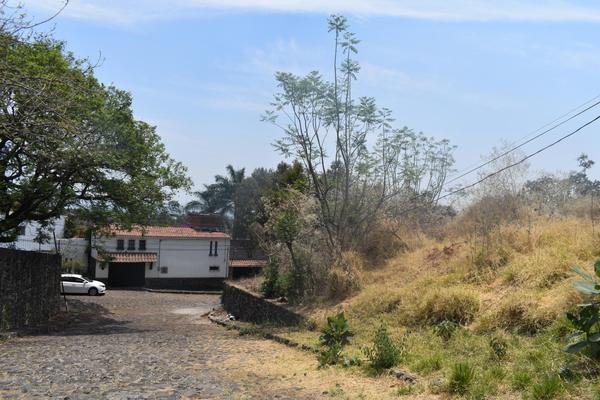 Foto de inmueble en  , Col. Jardines de Ahuatepec C.P. 62305, Cuernavaca