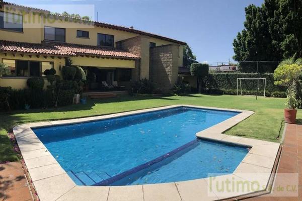 Foto de inmueble en  , Col. Jardines de Ahuatepec C.P. 62305, Cuernavaca