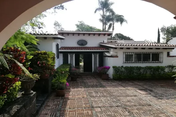 Foto de inmueble en . #., Col. Jardines de Ahuatepec C.P. 62305, Cuernavaca