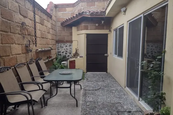 Foto de inmueble en * #*, Col. Jardines de Ahuatlán C.P. 62130, Cuernavaca