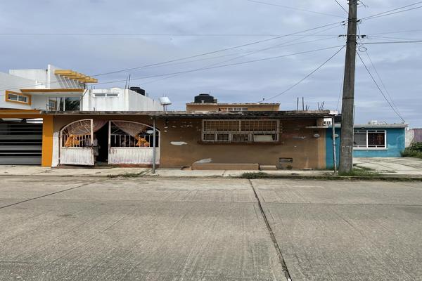 Foto de inmueble en  , Col. Jardines de California C.P. 96536, Coatzacoalcos