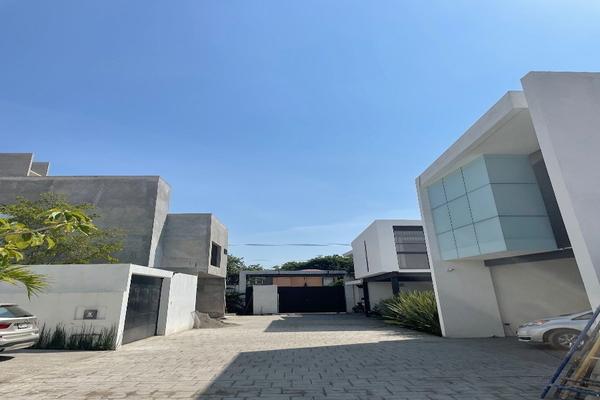 Foto de inmueble en Jardines de Cuernavaca, Col. Jardines de Cuernavaca C.P. 62360, Cuernavaca