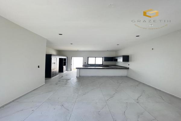 Foto de inmueble en , Col. Jardines del Llano C.P. 28983, Villa de Álvarez