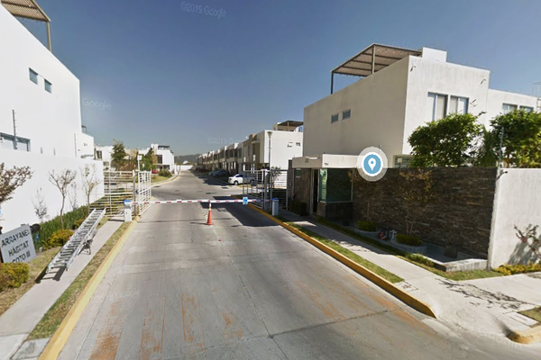 Foto de inmueble en Javier Mina, Col. Arrayanes C.P. 45066, Zapopan