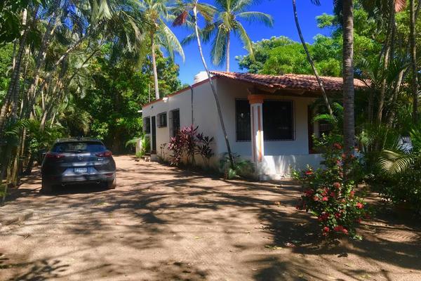 Foto de inmueble en JAZMIN, Col. Parque Ecológico de Viveristas C.P. 39890, Acapulco de Juárez