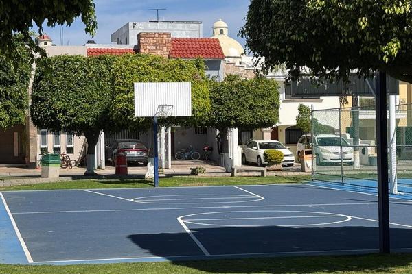 Foto de inmueble en Jdn. de las Bugambilias, Col. Jardines de Chapalita C.P. 45010, Zapopan