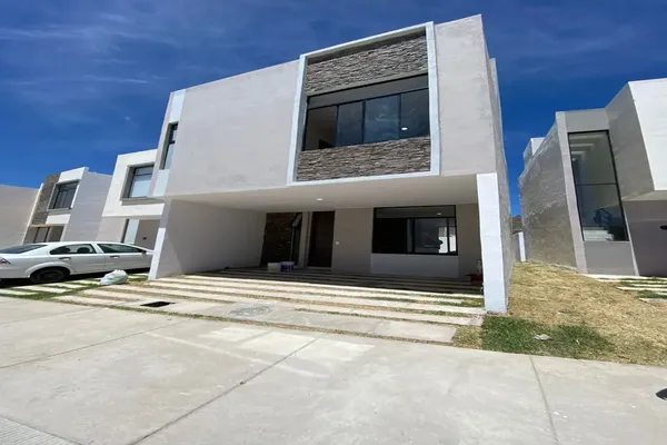 Foto de inmueble en Jesús Aguilar #1047, Col. Jardines de Santa Anita C.P. 45646, Tlajomulco de Zúñiga