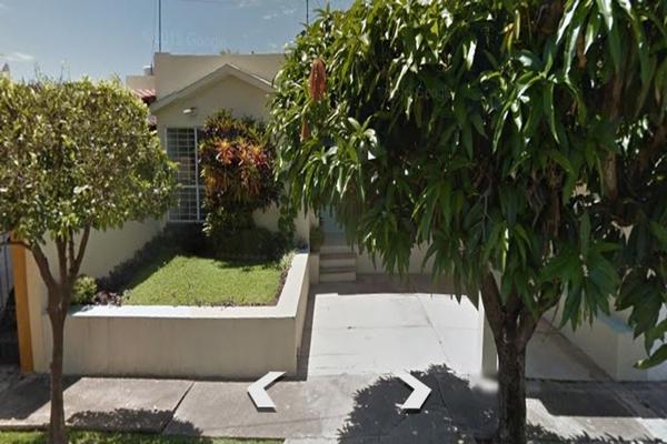 Foto de inmueble en JJ Fernández de Lizardi #462, Col. Jardines Vista Hermosa C.P. 28017, Colima