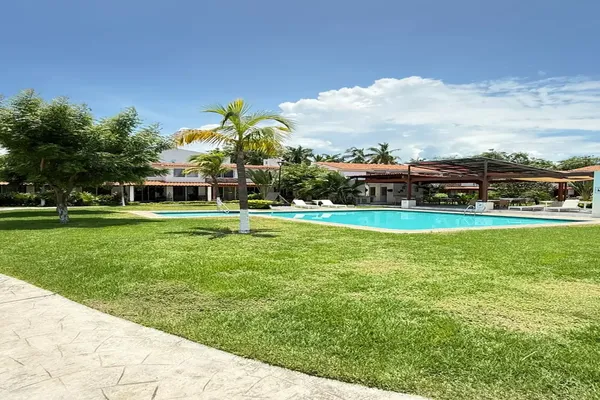 Foto de inmueble en Joaquín Amaro, 48291 Las Juntas, Jal. #468, Col. De las Juntas Delegación C.P. 48291, Puerto Vallarta