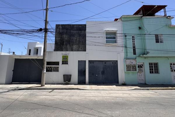 Foto de inmueble en Jose Alfredo Jimenez, Col. Compositores C.P. 24154, Carmen